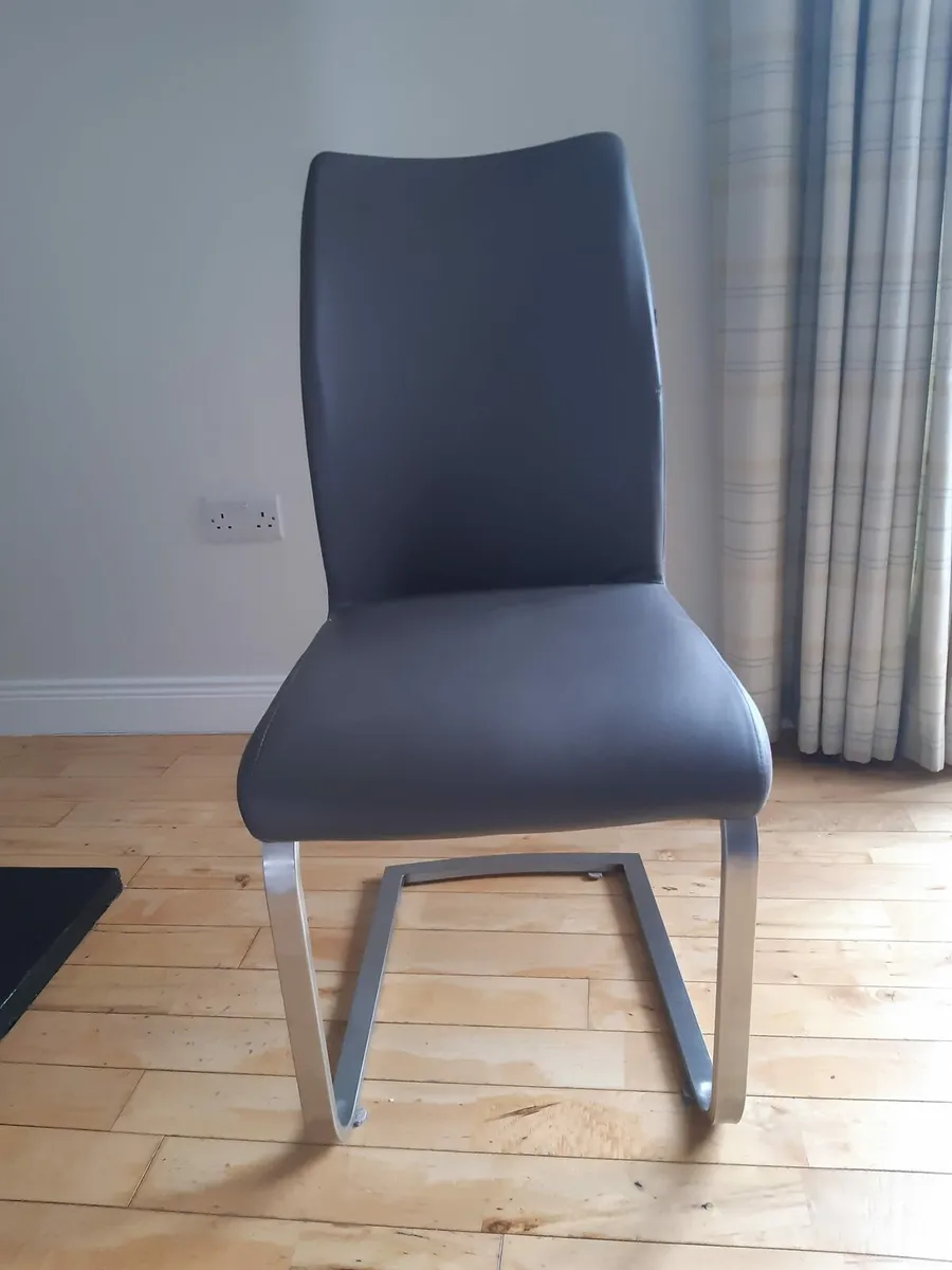 Kitchen table chairs