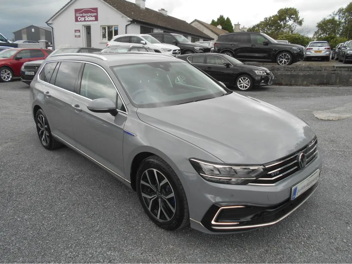 Volkswagen Passat GTE S-A (plug IN Hybrid) - Image 1