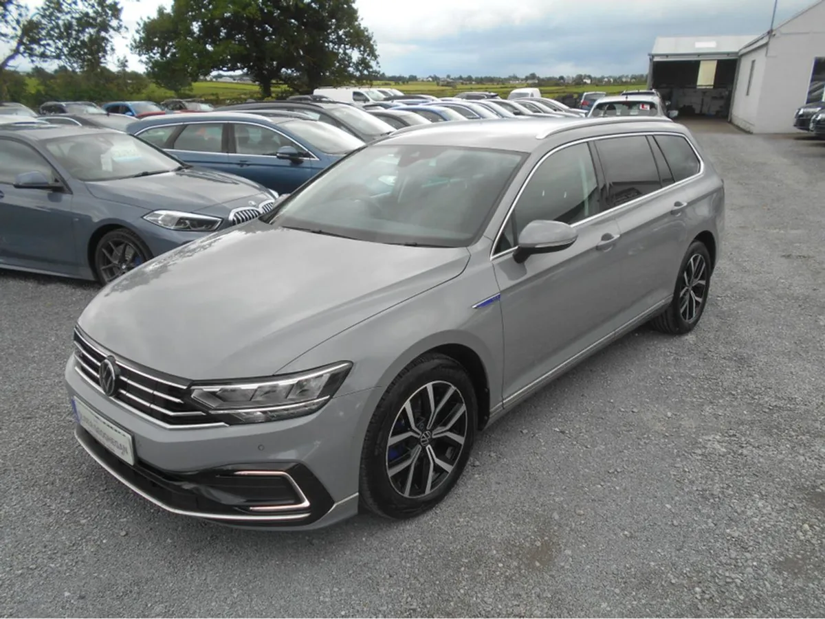 Volkswagen Passat GTE S-A (plug IN Hybrid) - Image 4