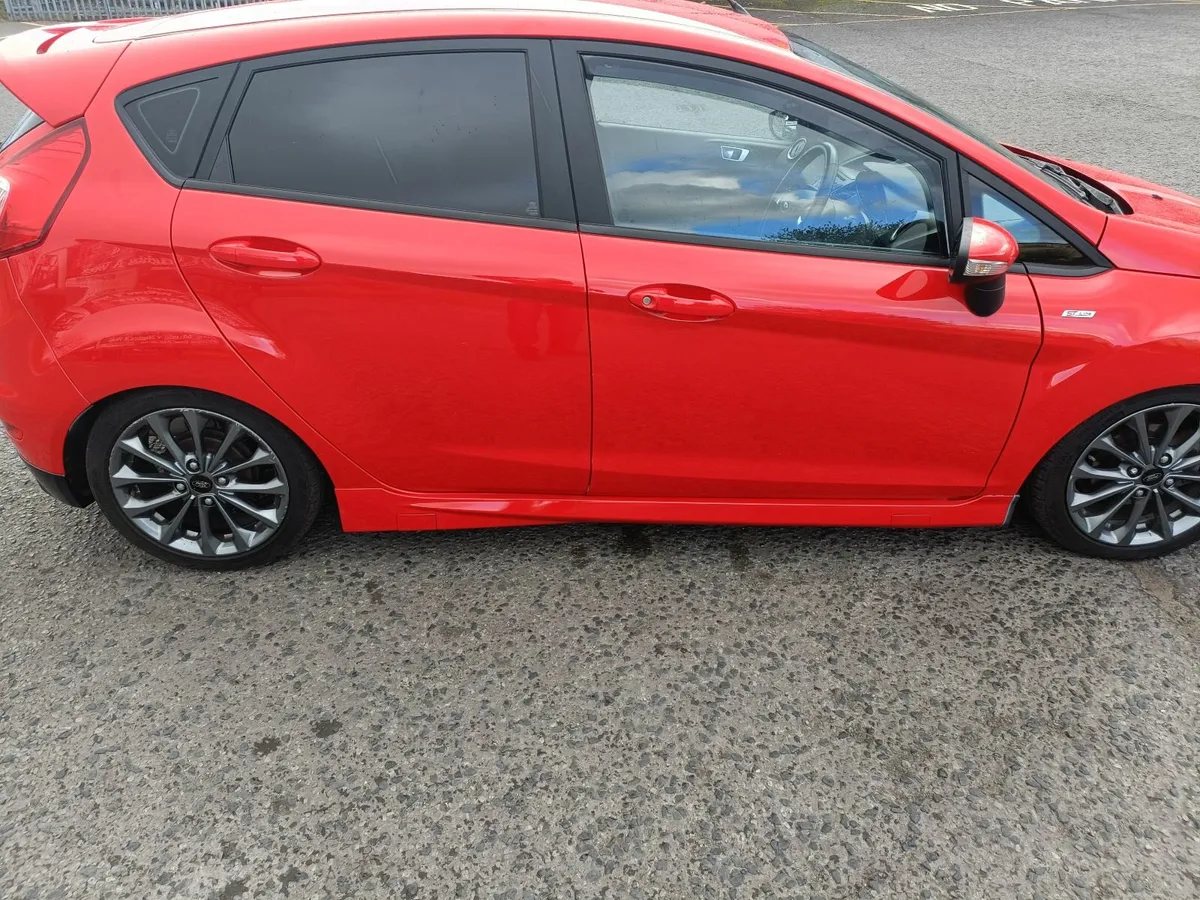Ford Fiesta 2017 - Image 2