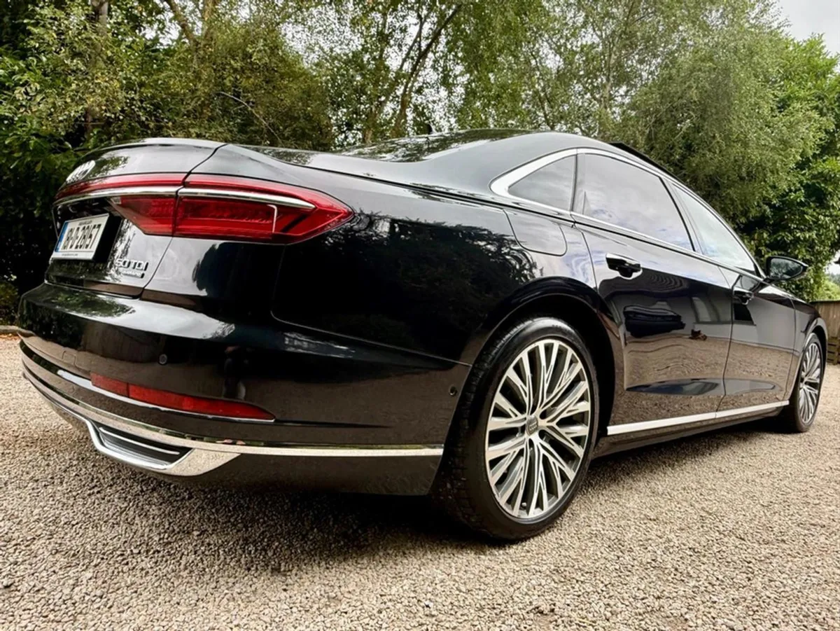 Audi A8 LWB 3.0 TDI 286HP Quattro Luxury  f.audi. - Image 3