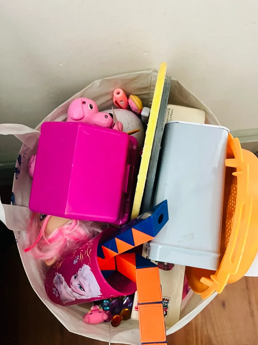 Bundle of toys - Image 4