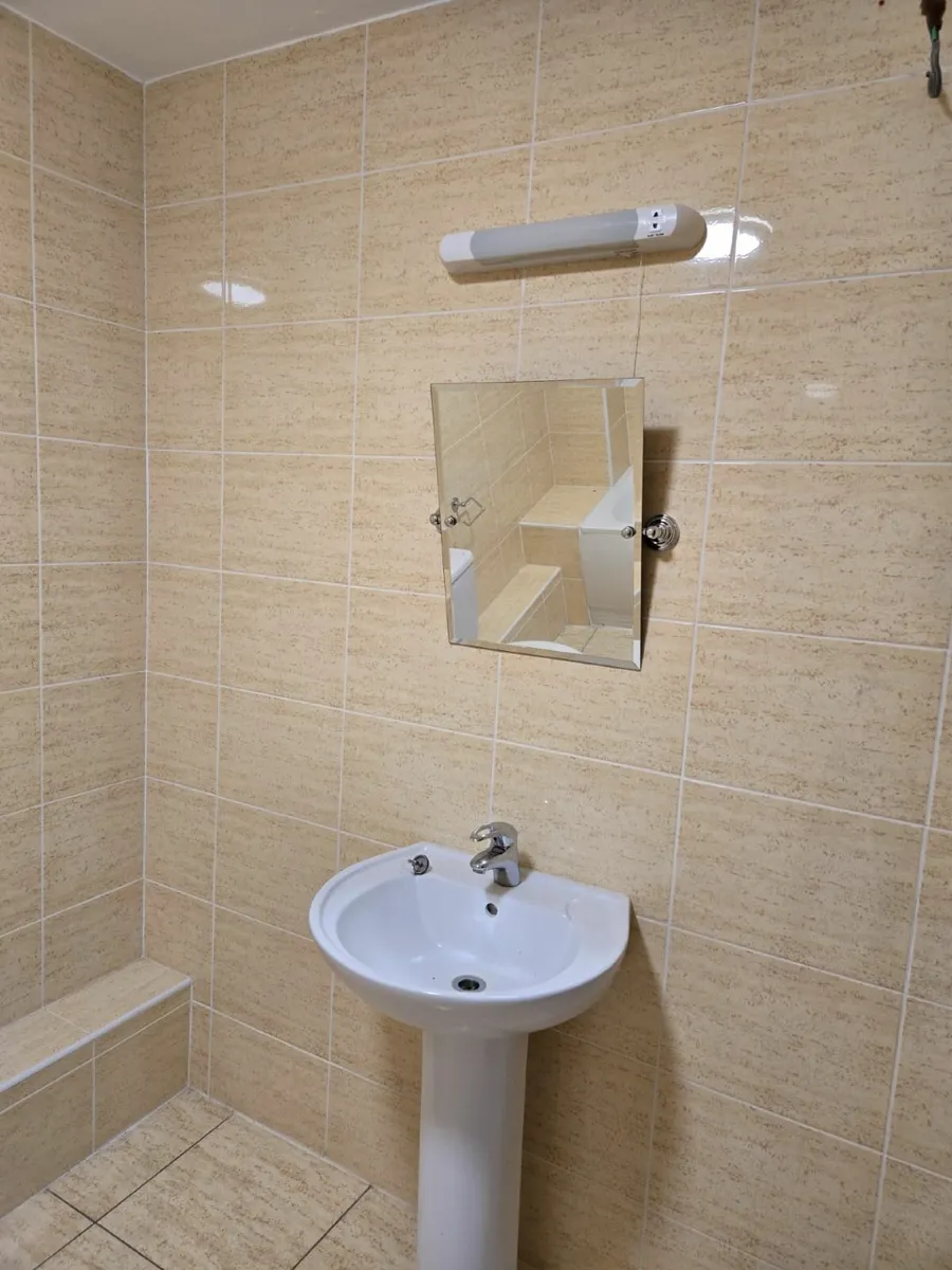 Bathroom furniture - Image 4