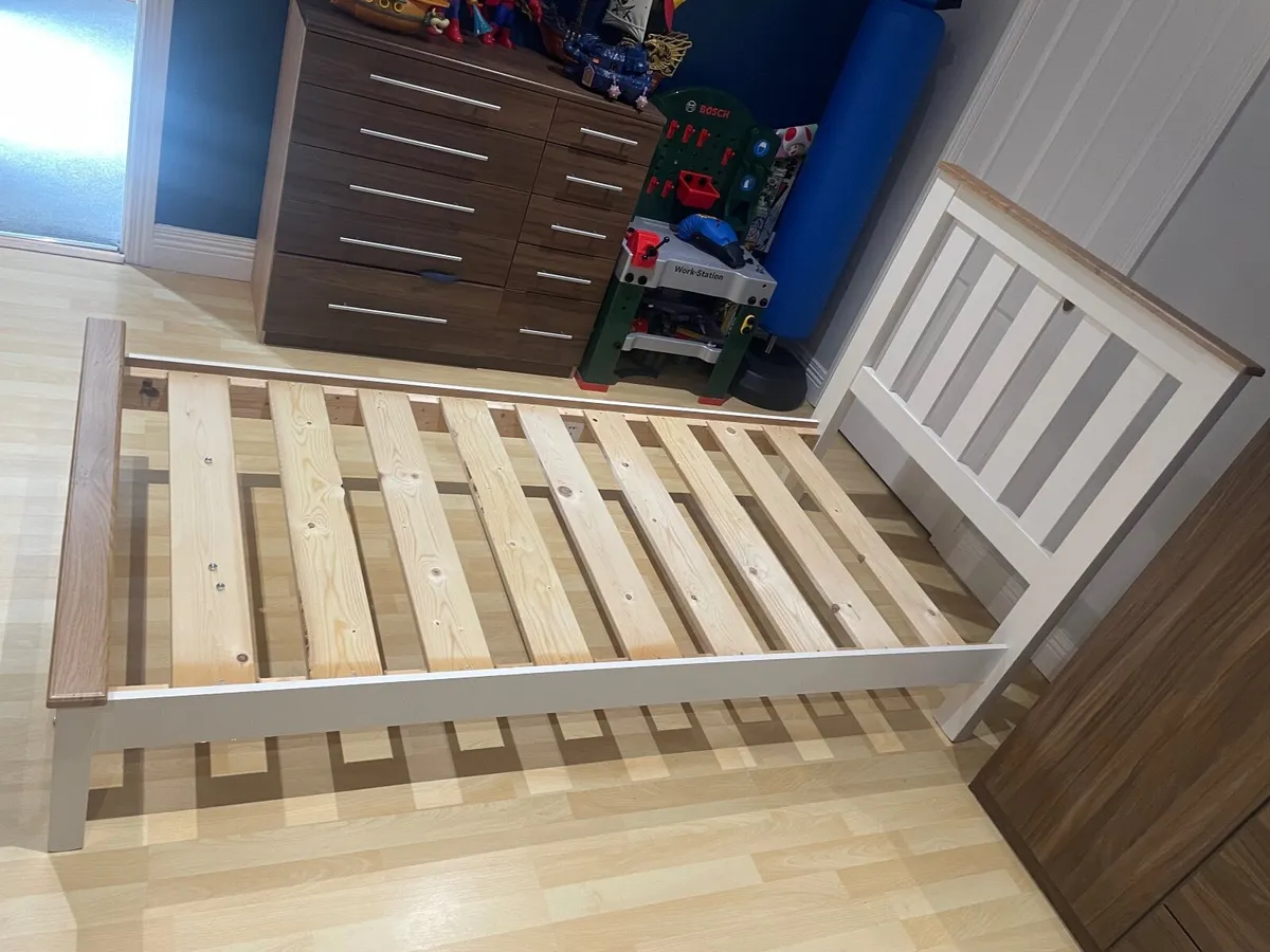 Single Bed and mattress - Image 2