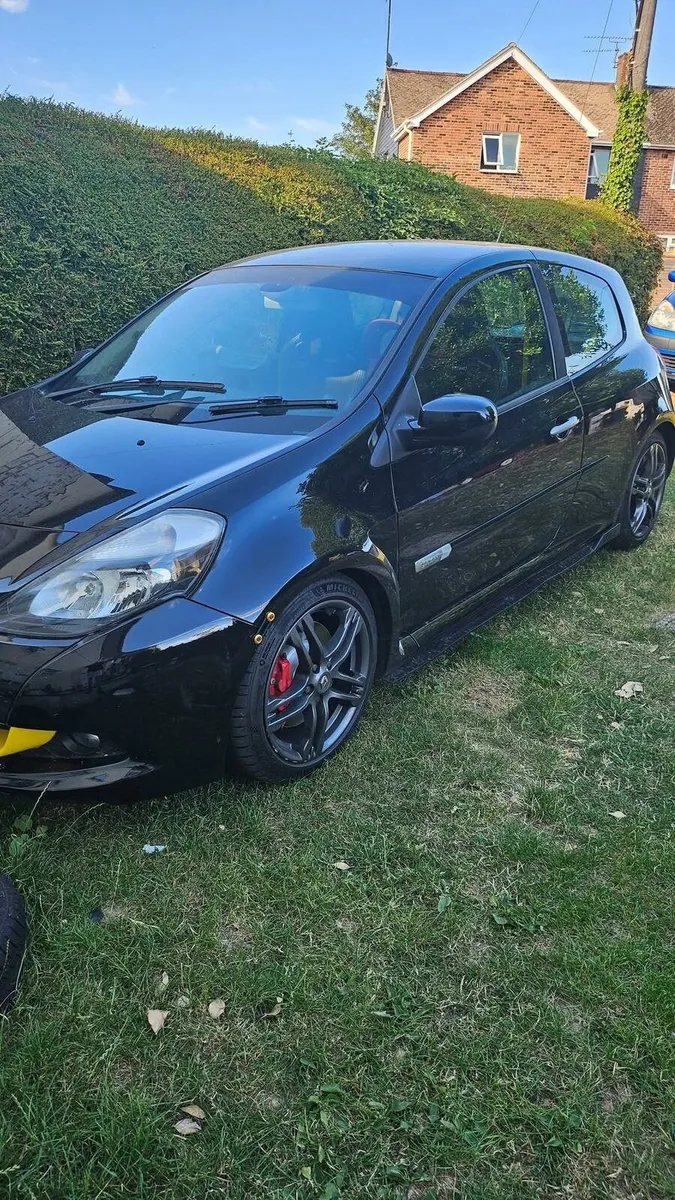 RENAULT CLIO SPORT - Image 1