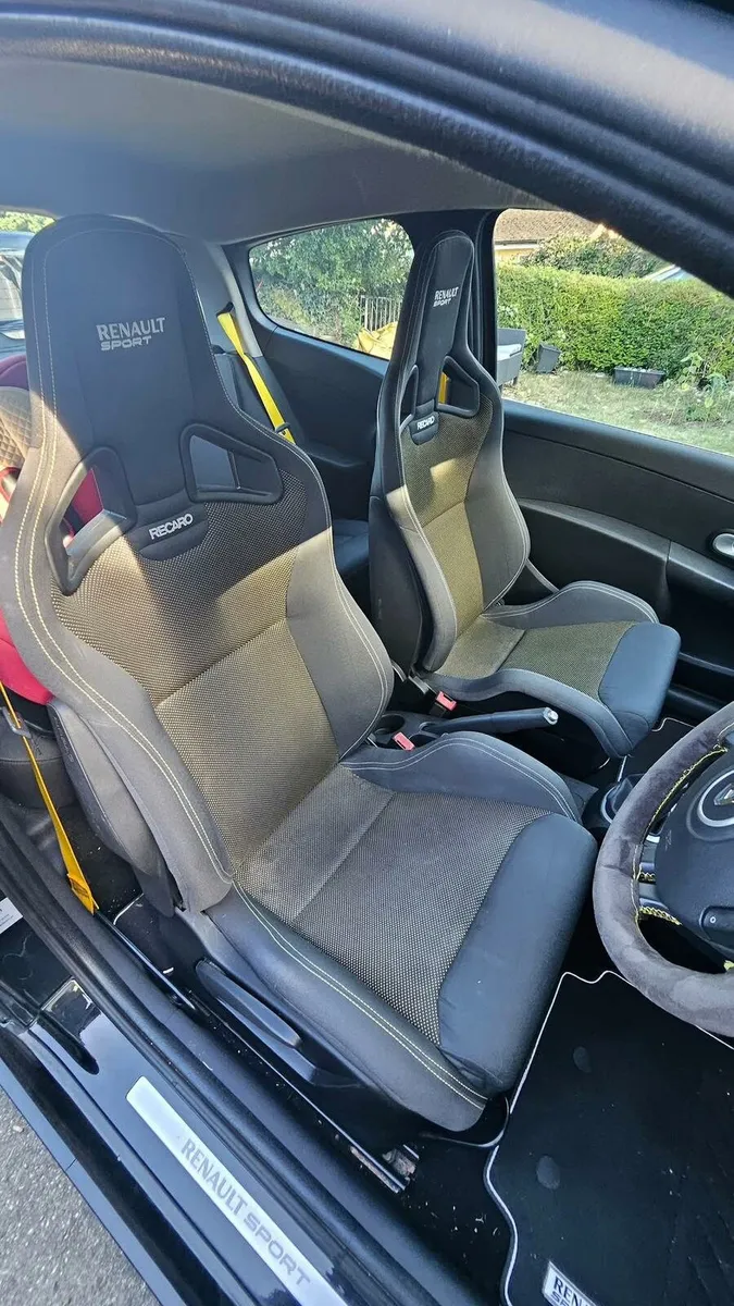 RENAULT CLIO SPORT - Image 4