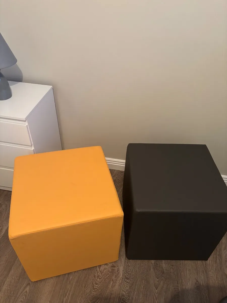 Cube seats