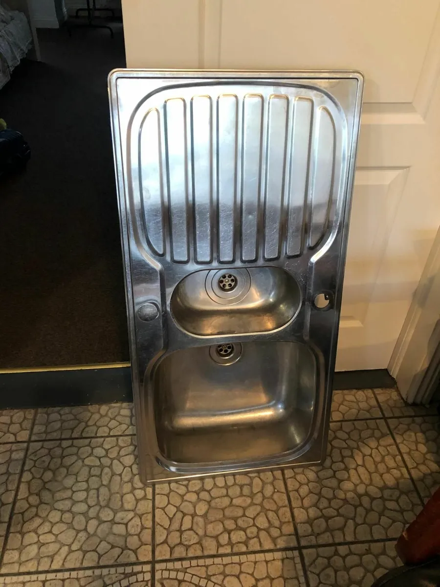 Kitchen sink - Image 1