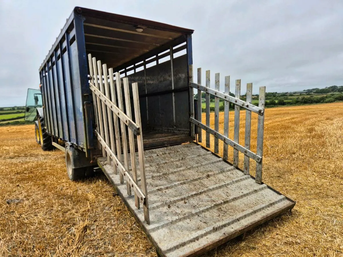 Cattle trailer - Image 2