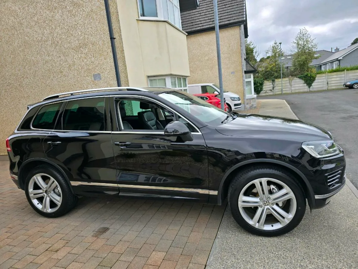 VW TOUAREG R LINE 3.0 TDI V6 - Image 3