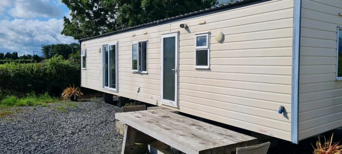 Mobile home - Image 1