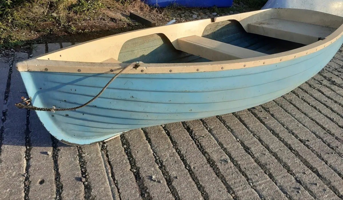 10 ft boat and trailer - Image 3