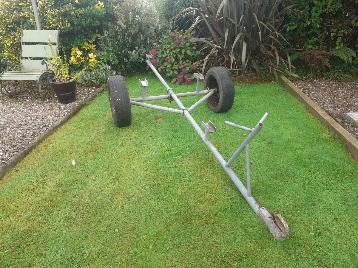 10 ft boat and trailer - Image 4
