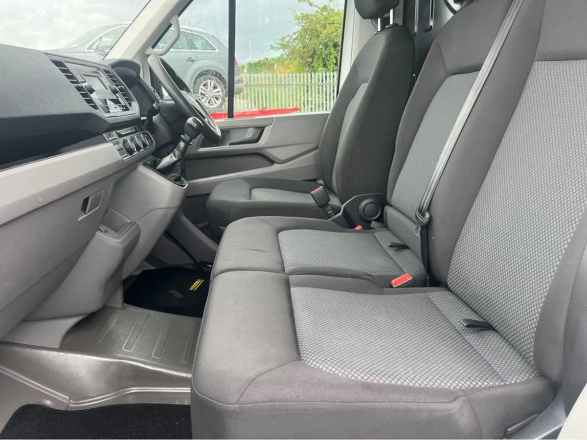 Volkswagen Crafter 35 MWB 140HP Manual 6speed FWD - Image 4