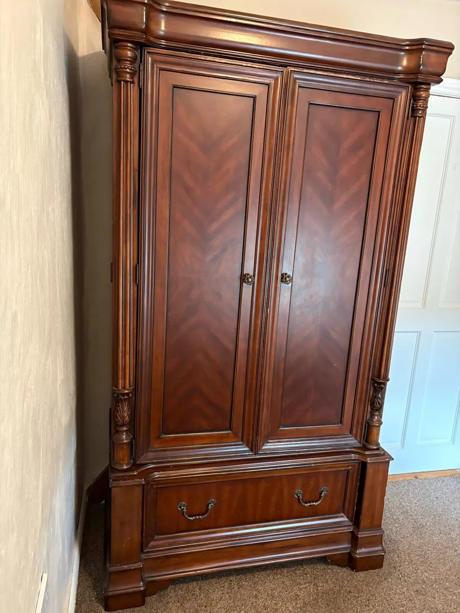 Wardrobe - Image 2