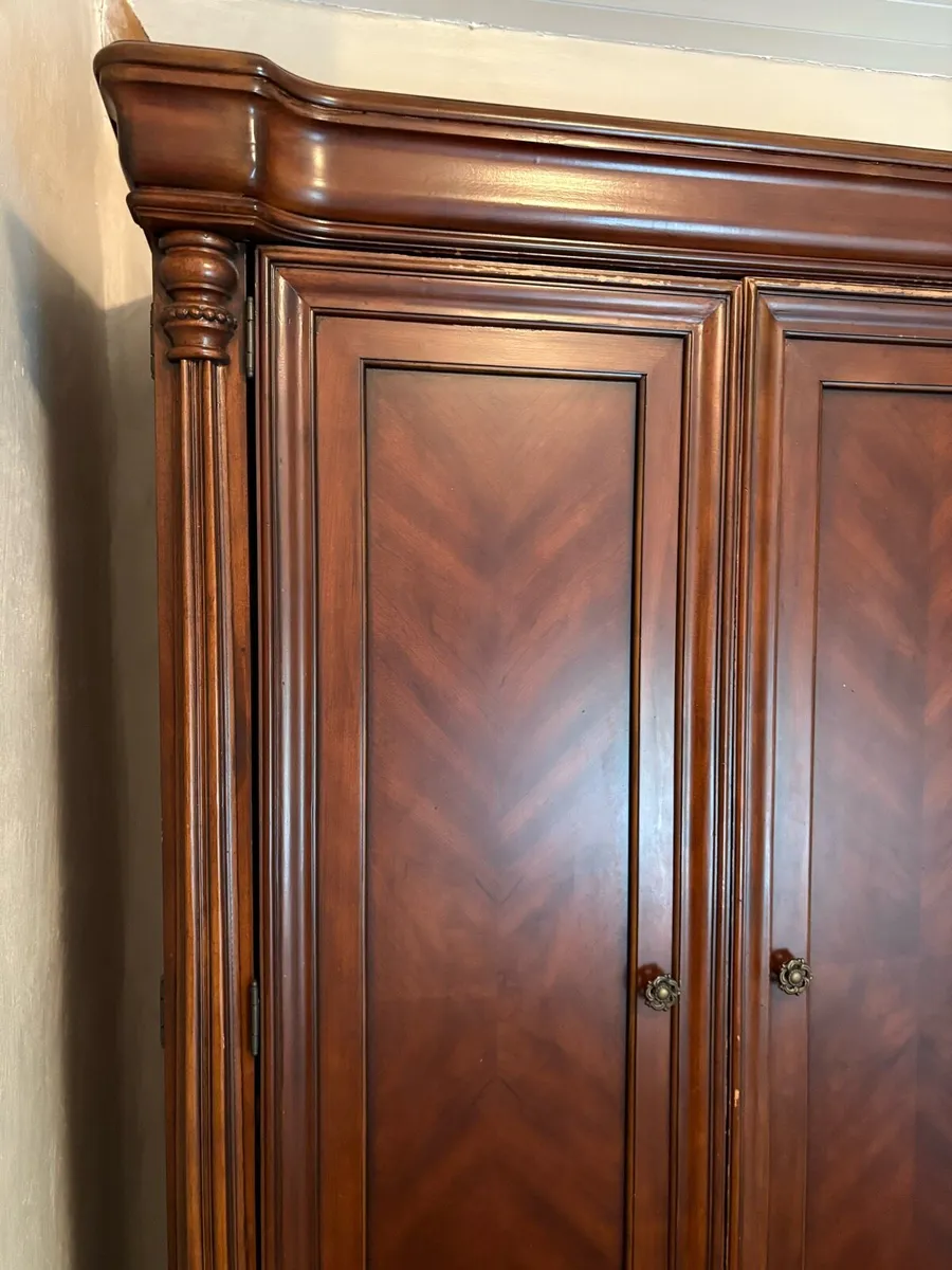 Wardrobe - Image 3