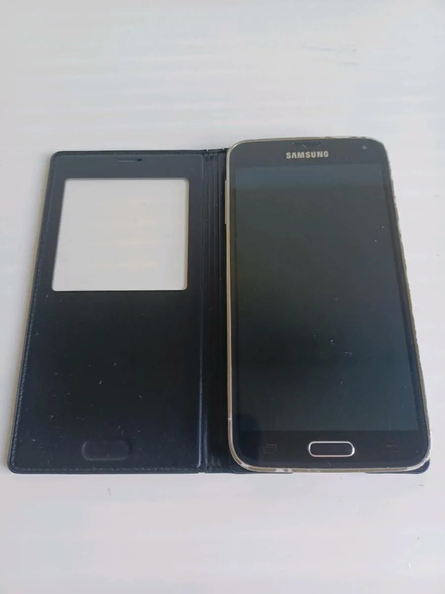 *For Repair* Three Samsung S5 phones &  S phone - Image 2