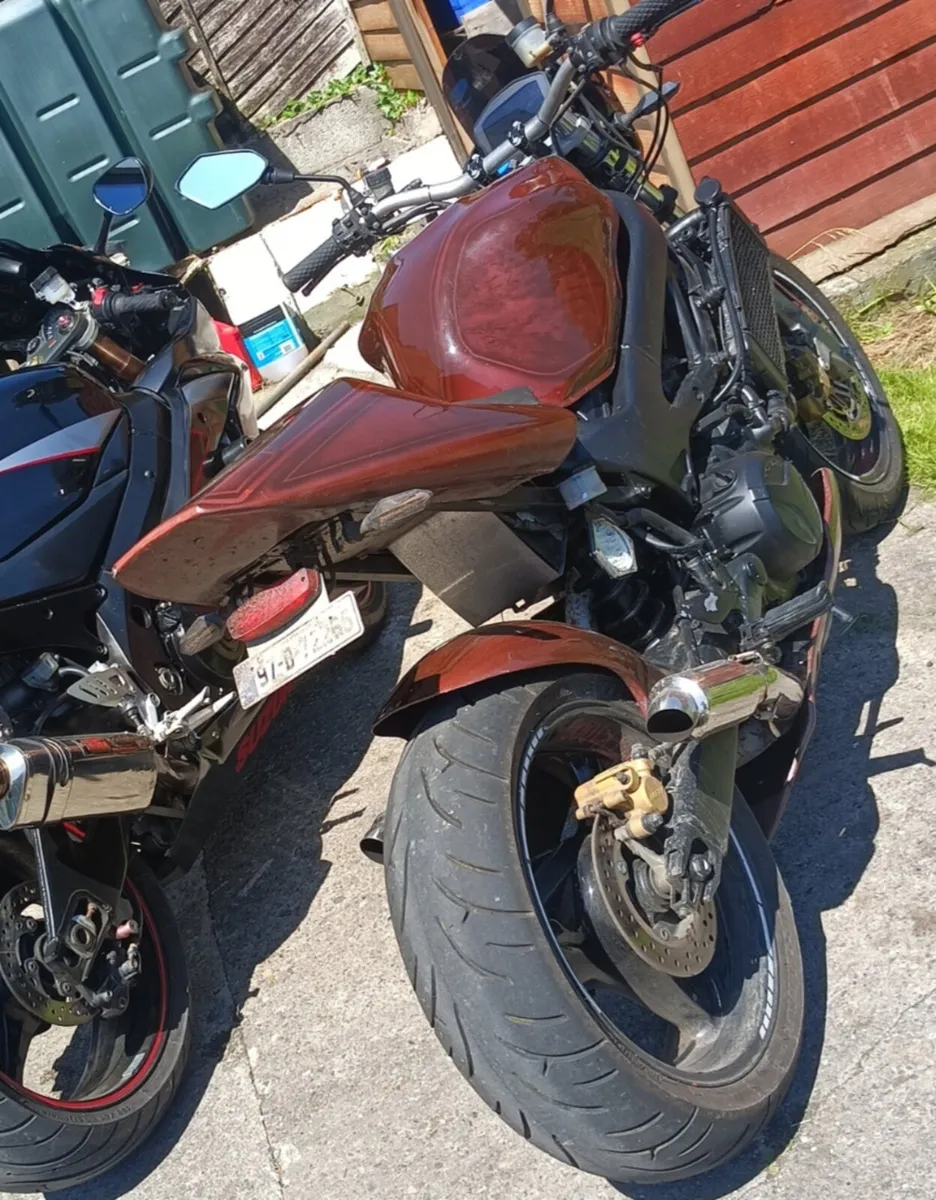 Honda vtr 1000 - Image 2