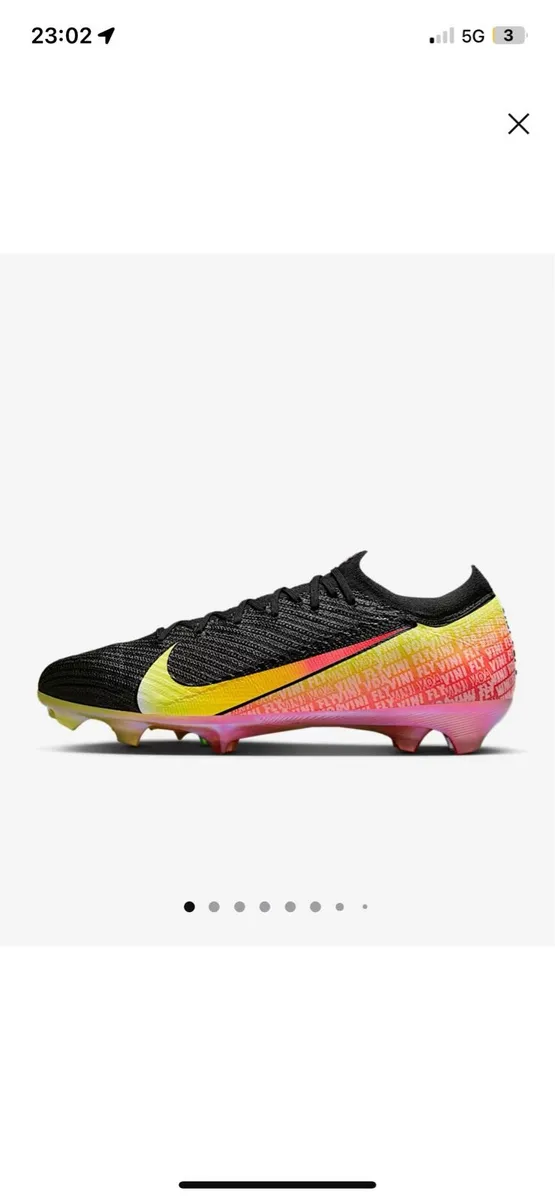 Football boots - Image 1