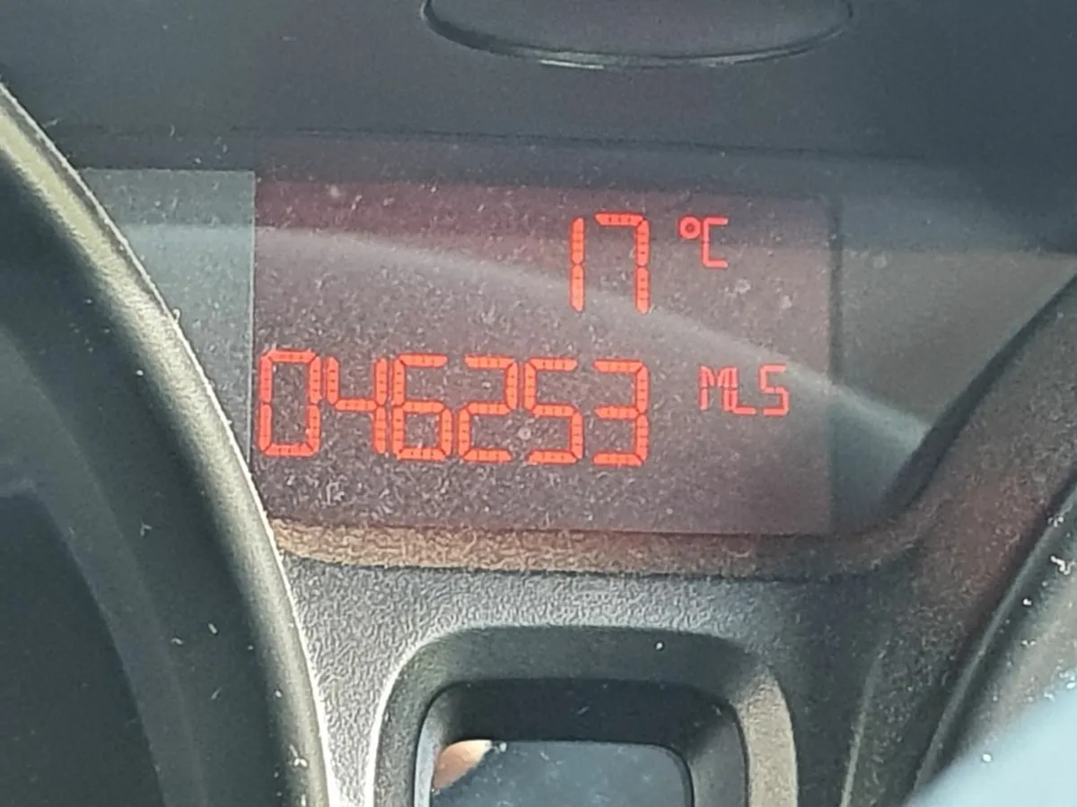 Ford Fiesta 2011 - Image 1