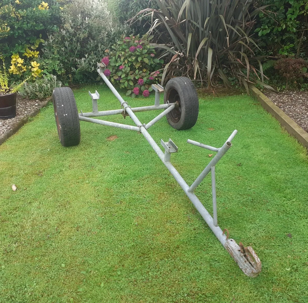 10 ft boat and trailer - Image 2