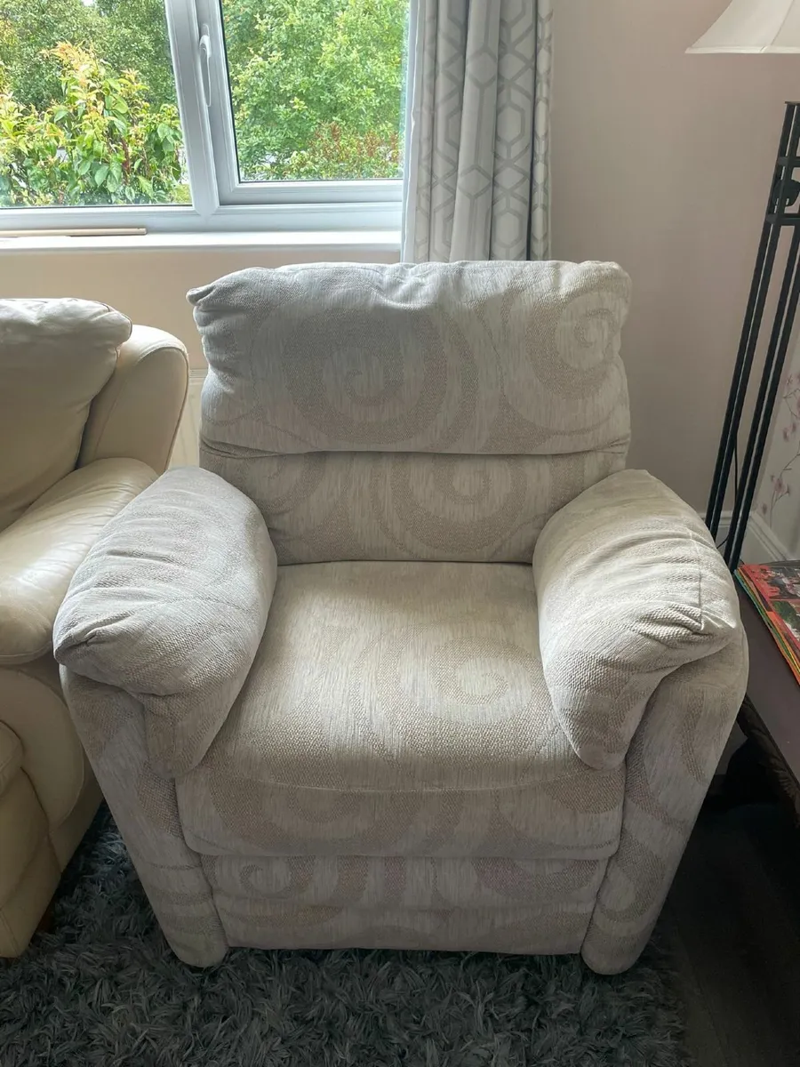 Recliner Chair - Image 1