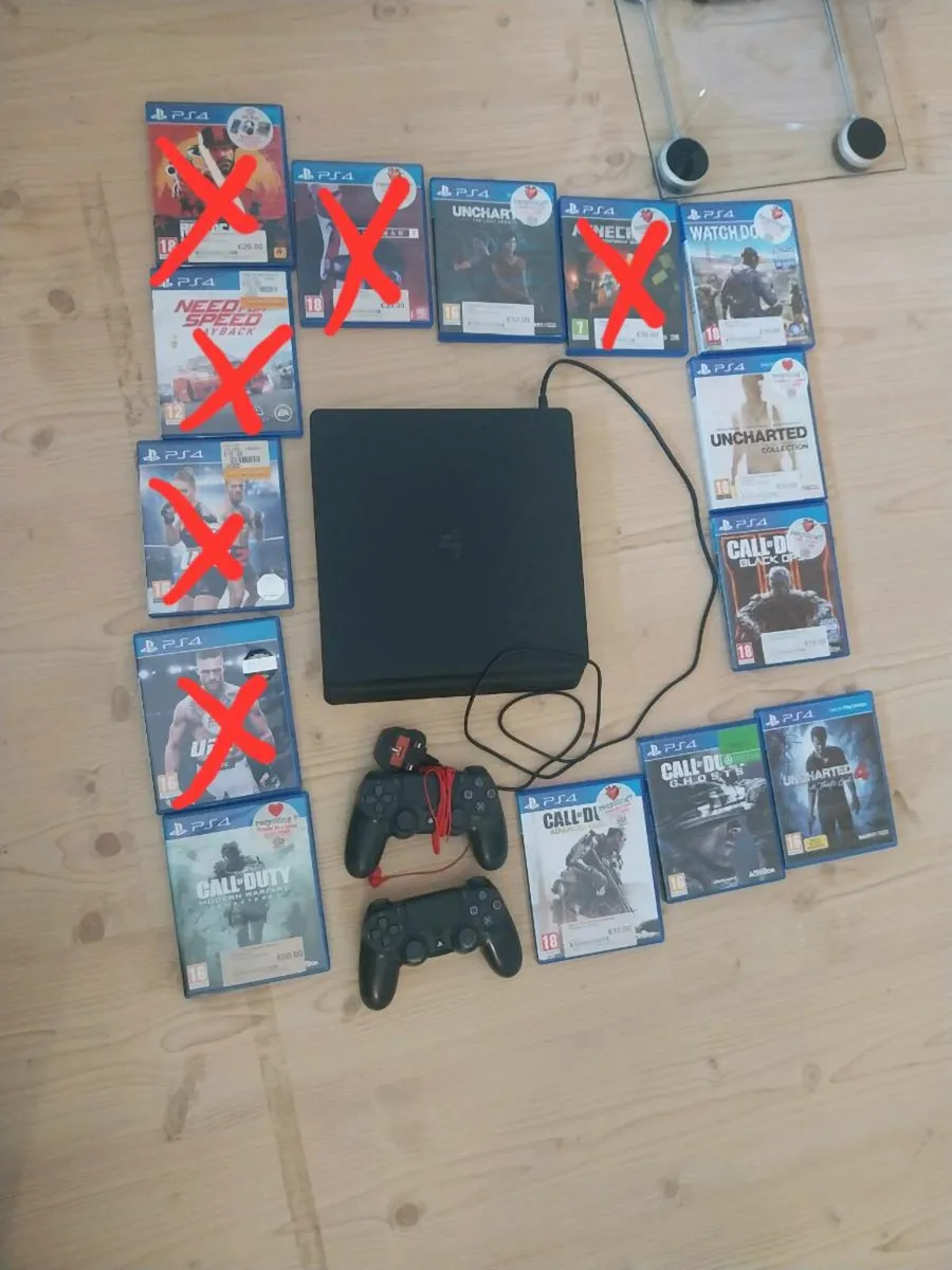 PS4, 2 controllers, 8 games