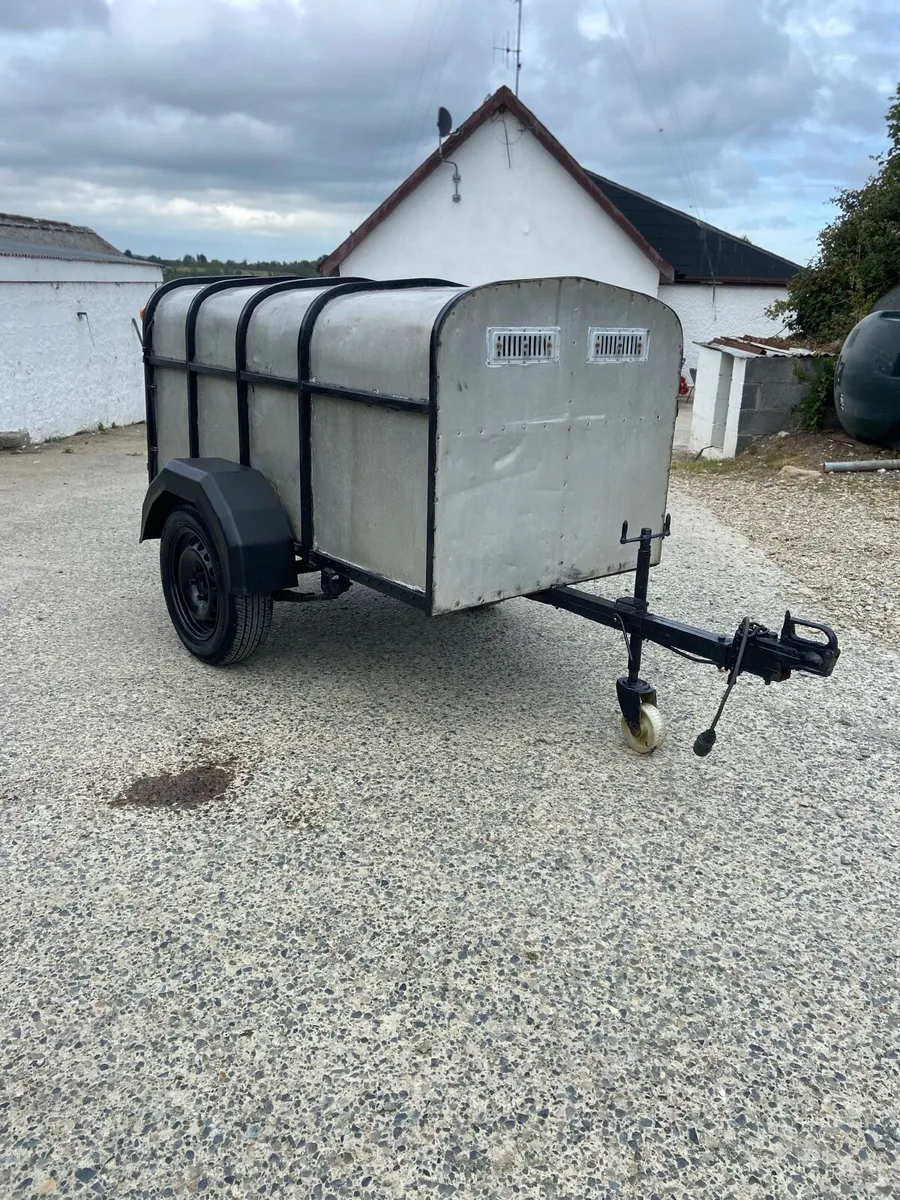 Trailer - Image 2
