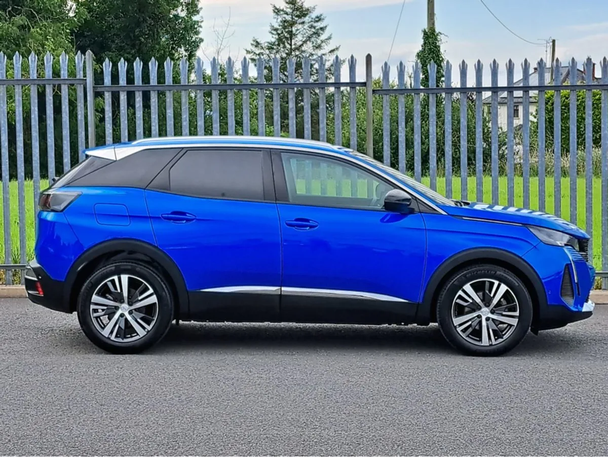 Peugeot 3008 Allure Premium 1.5td 130BHP  reversi - Image 2