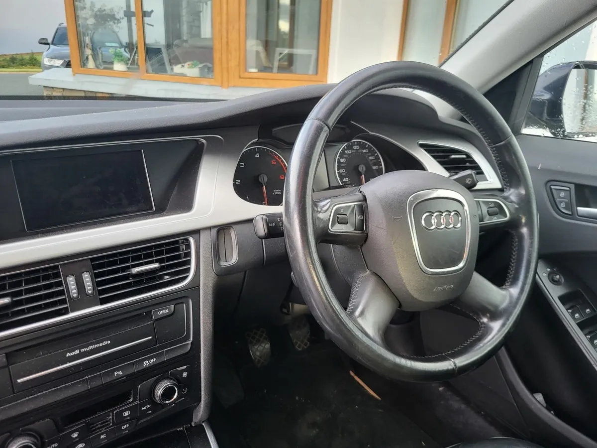 Audi A4 2011 2.0 TDI Technik 136PS 4DR