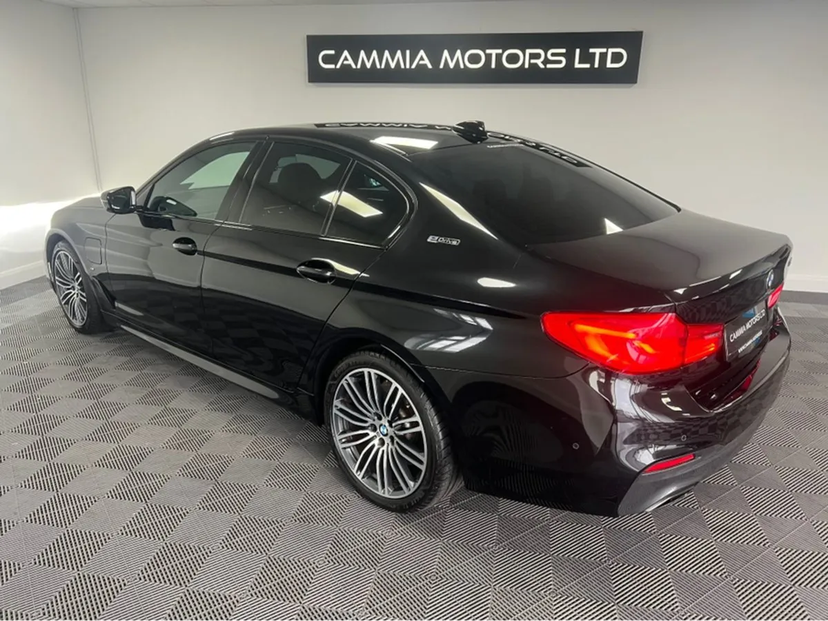 BMW 5 Series  bmw 530e   m-sport   digital Dash - Image 4