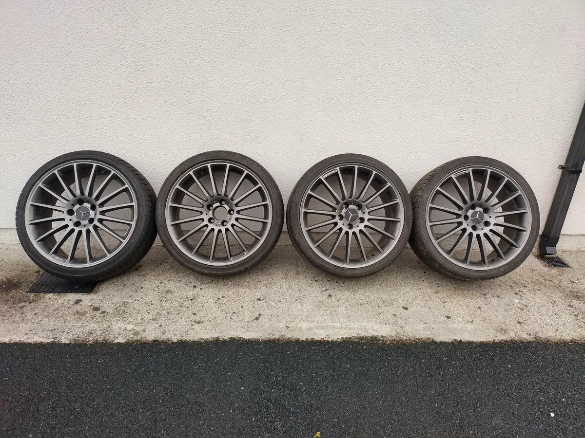 Mercedes alloy wheels - Image 1