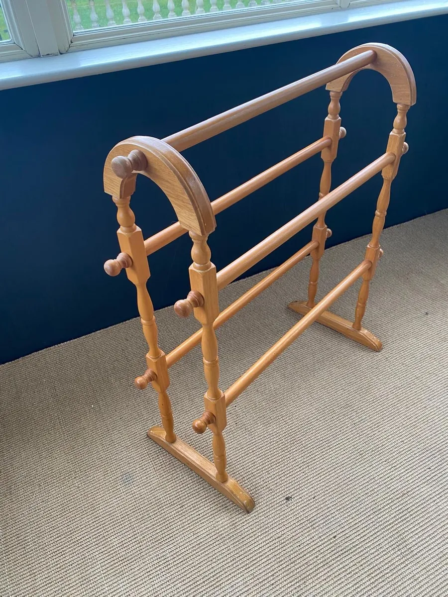 Pine towel rail - Image 2