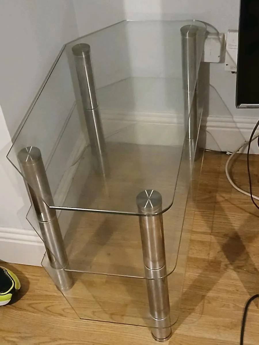 TV stand - Image 1