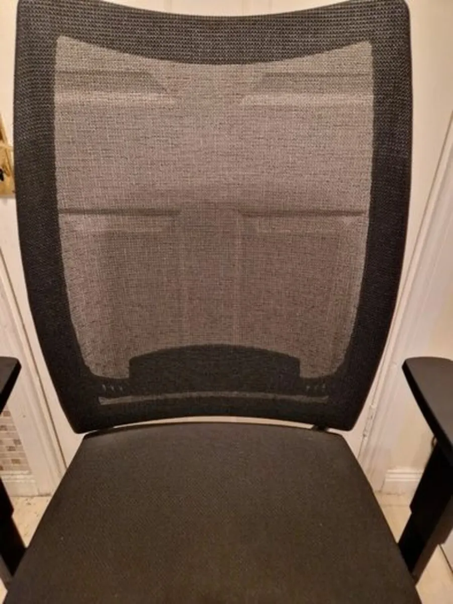 Office Chair in Excellent Condition - Image 1