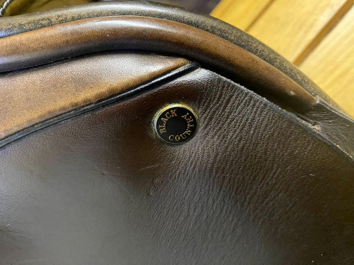 17” brown Leather Black Country saddle - Image 2
