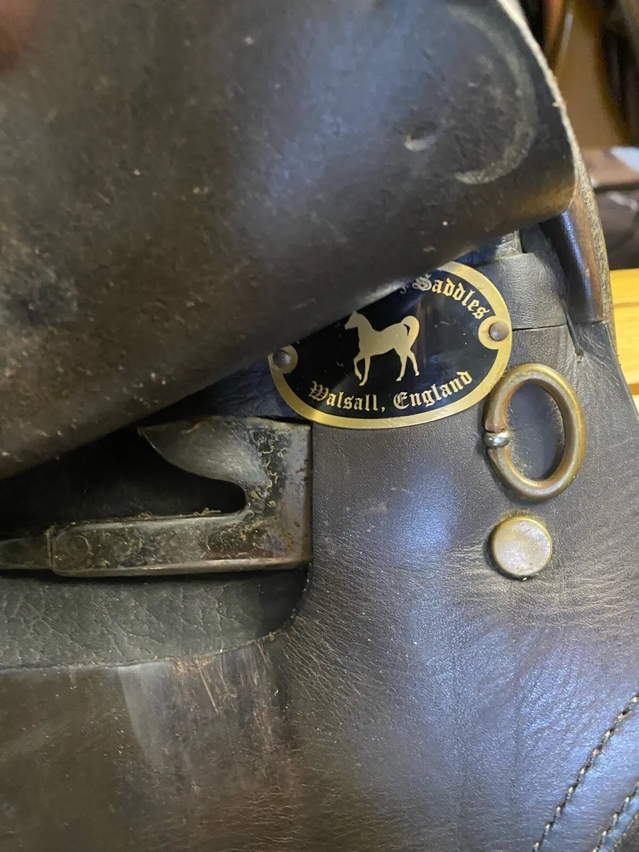 17” brown Leather Black Country saddle - Image 3