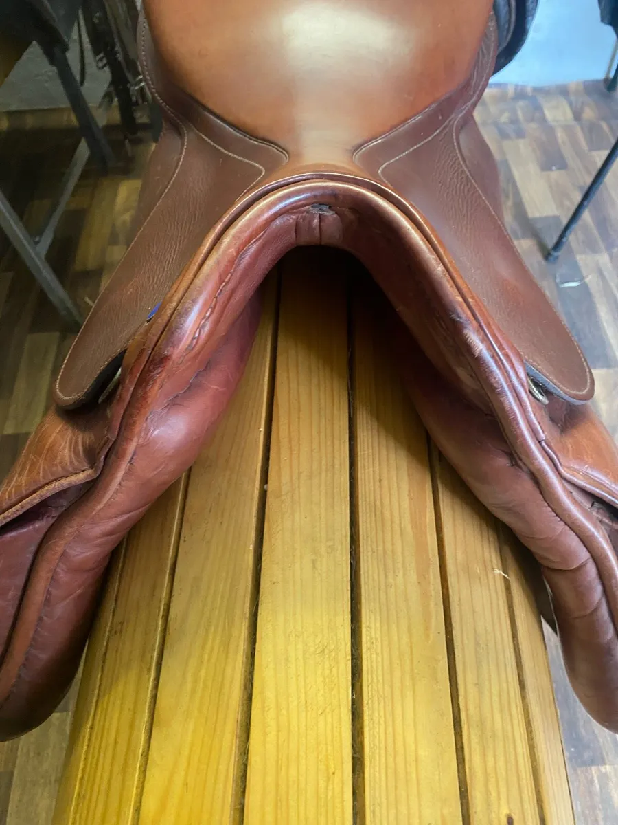 17.5 tan brown Leather saddle - Image 2