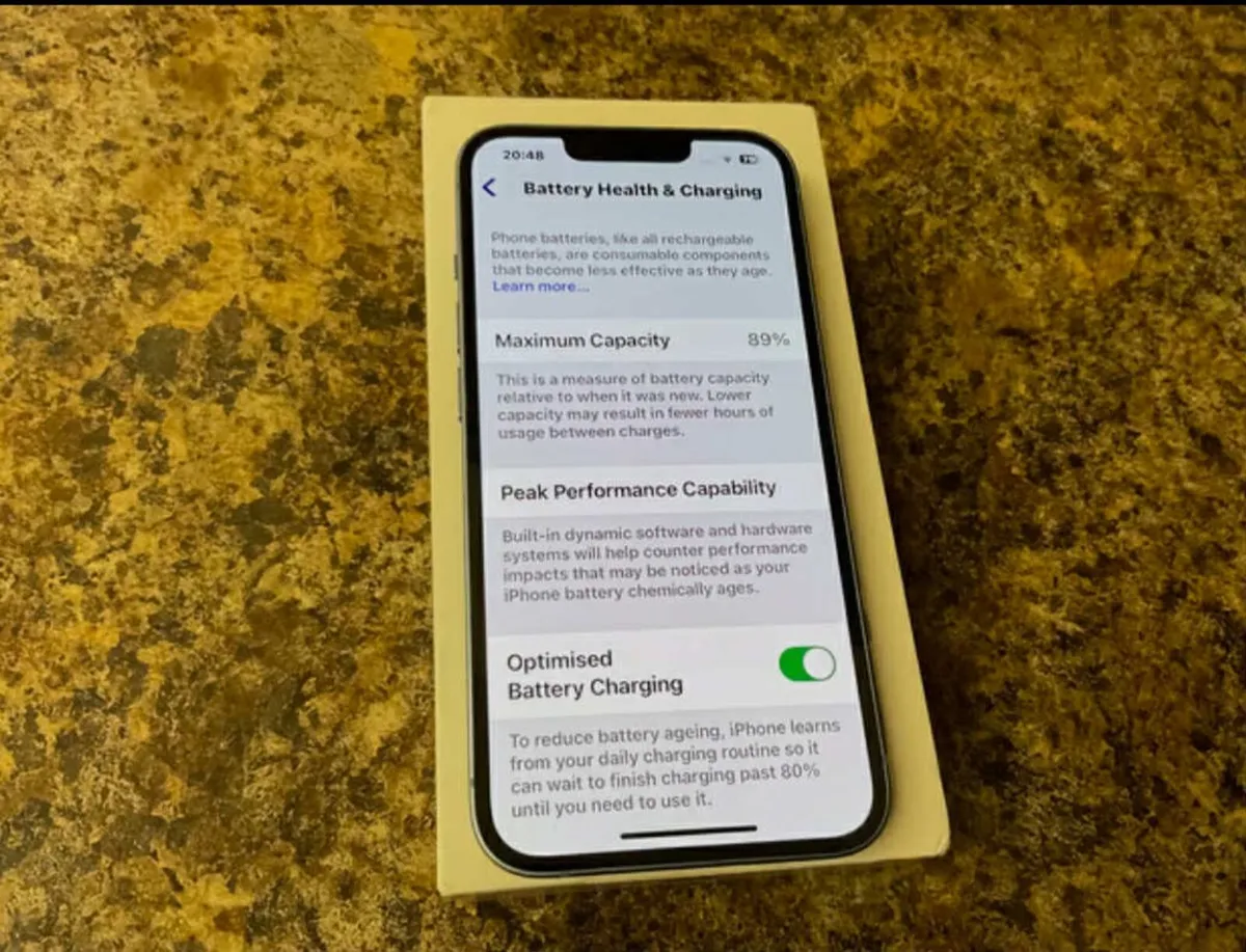 iPhone 14 - Image 3