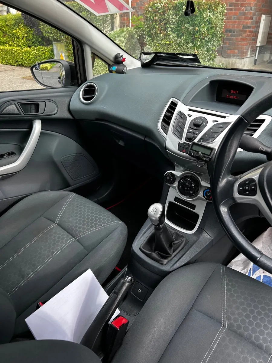 Ford Fiesta 2011 - Image 3