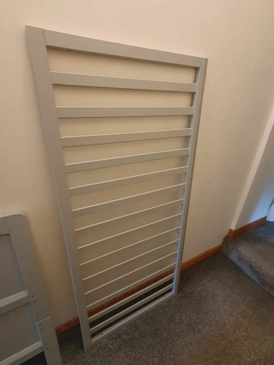 Baby cot and mattress - Image 1
