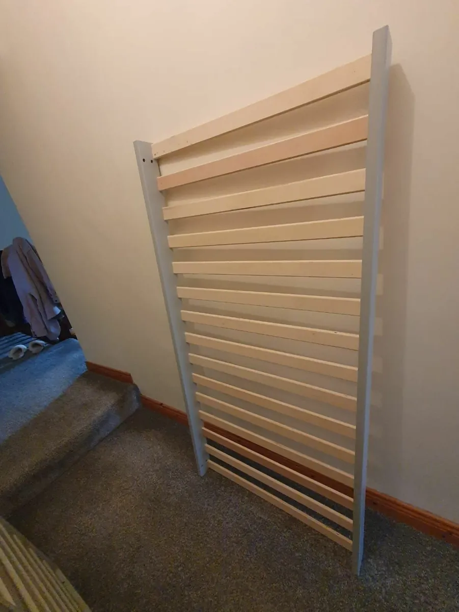 Baby cot and mattress - Image 2