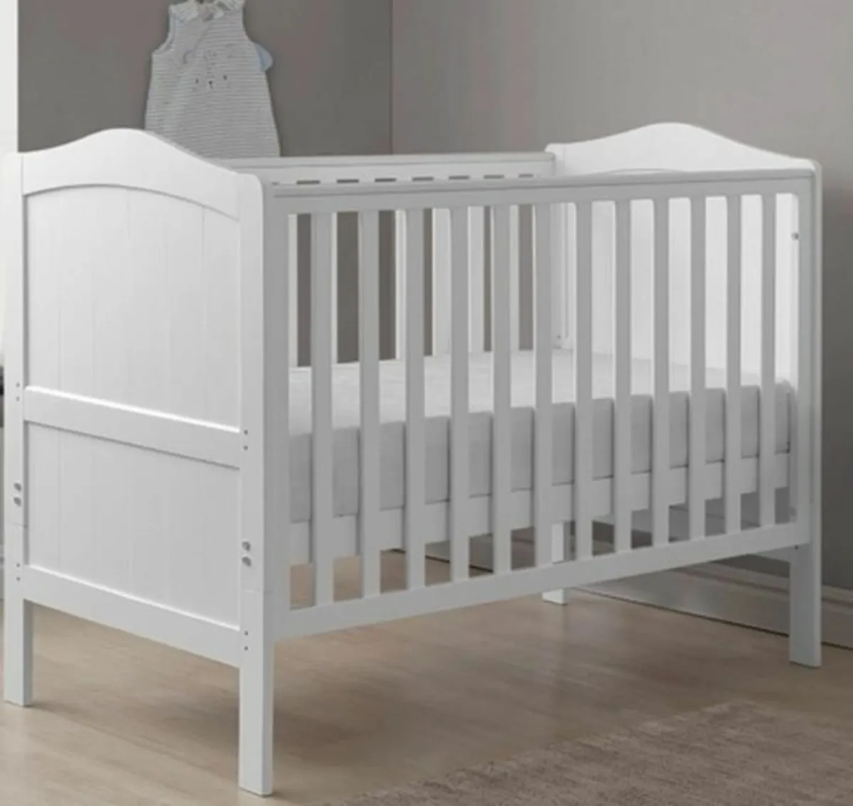 Baby cot and mattress - Image 3