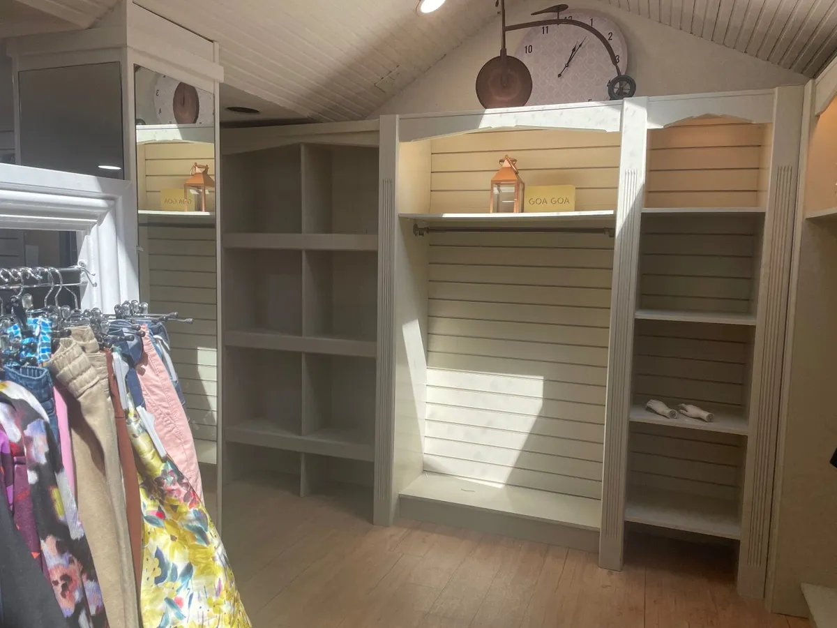 Shop fittings - Image 4