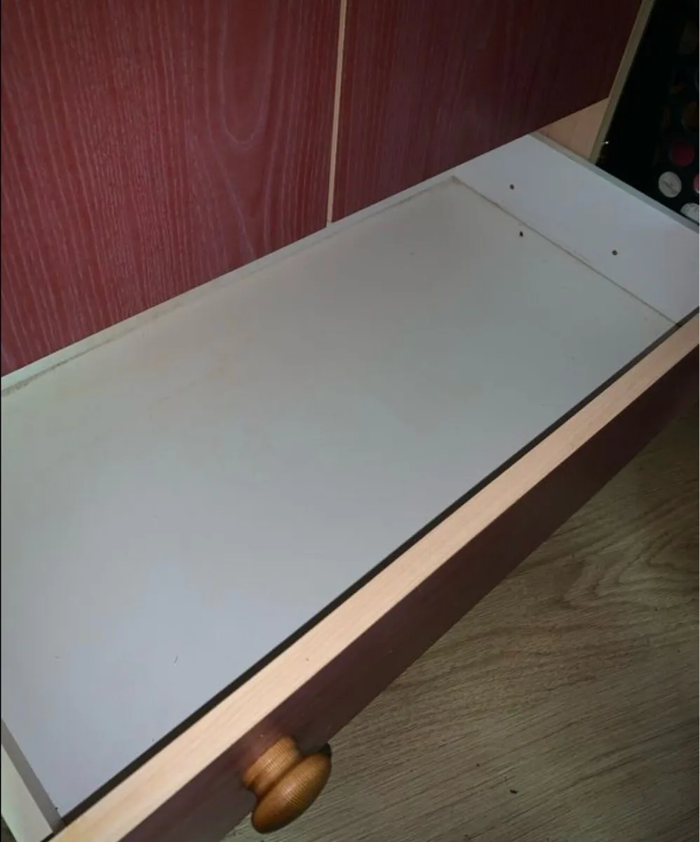 Wardrobe - Image 4