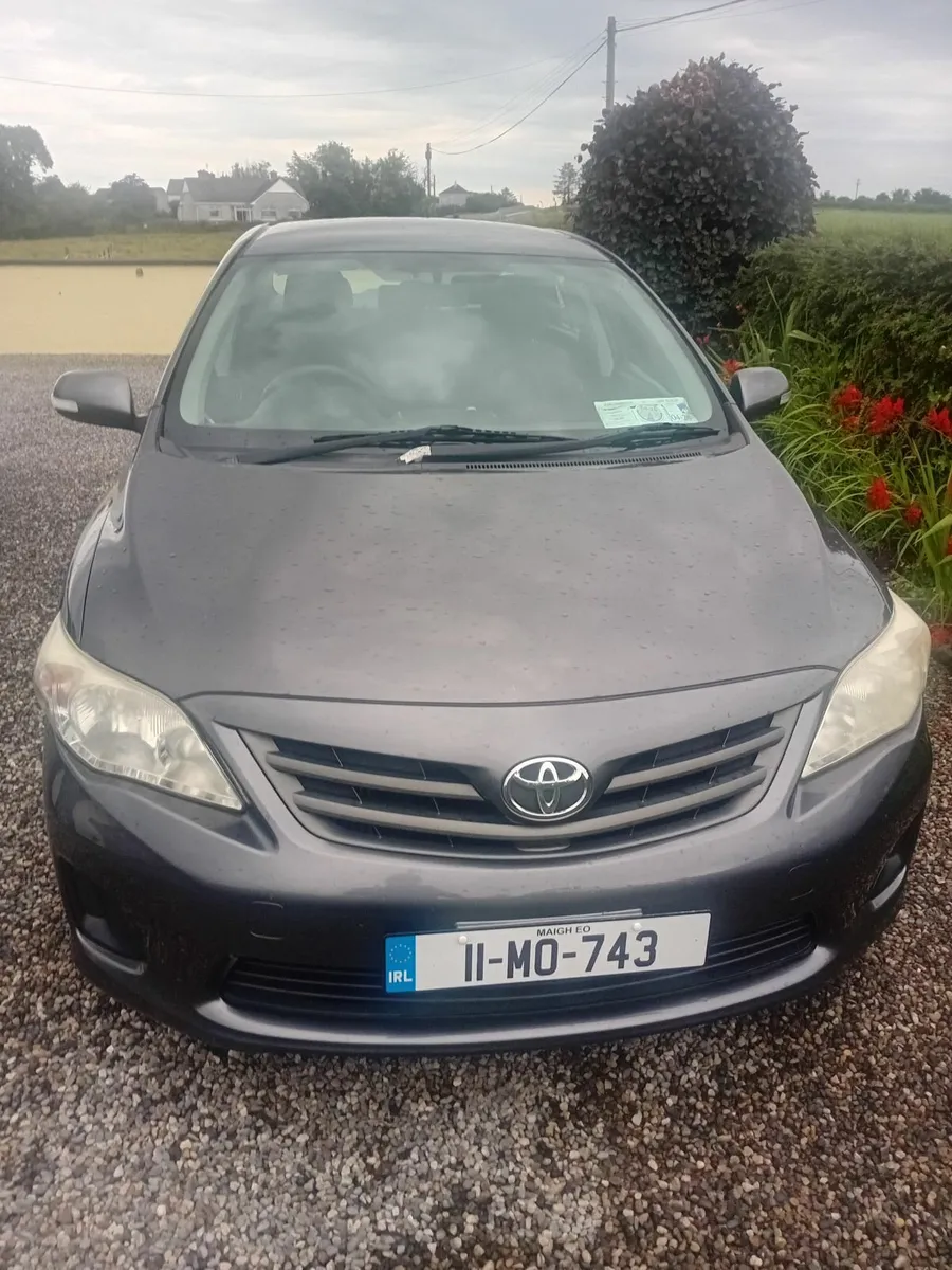 Toyota Corolla 2011 - Image 2