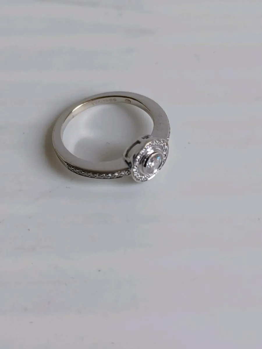 Engagement ring - Image 2