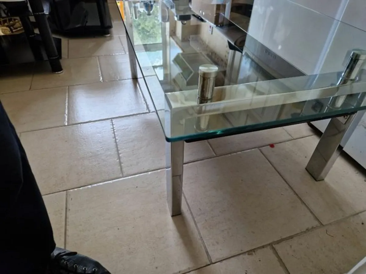 Lovely Glass Coffee Table in New Condition - Image 3