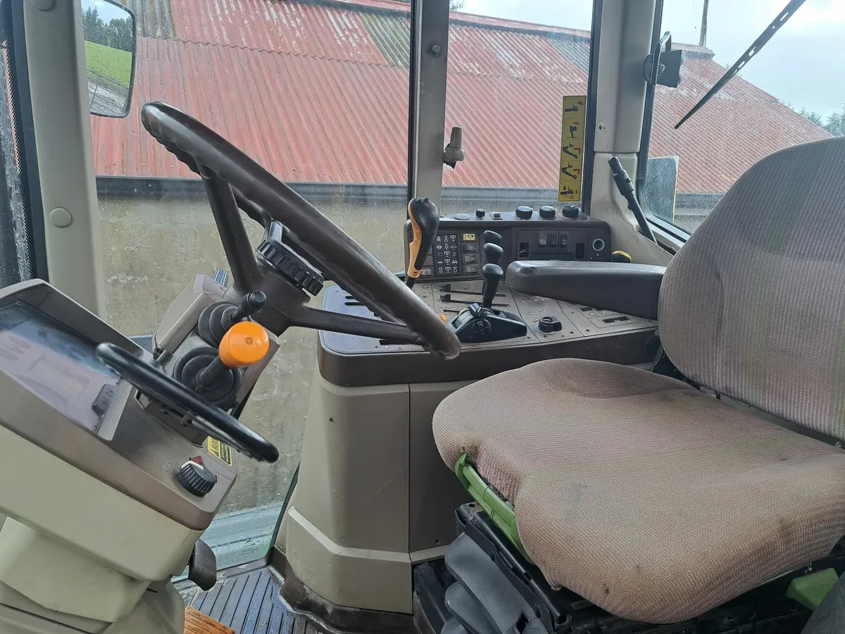 John Deere 6820 Premium Tractor - Image 4