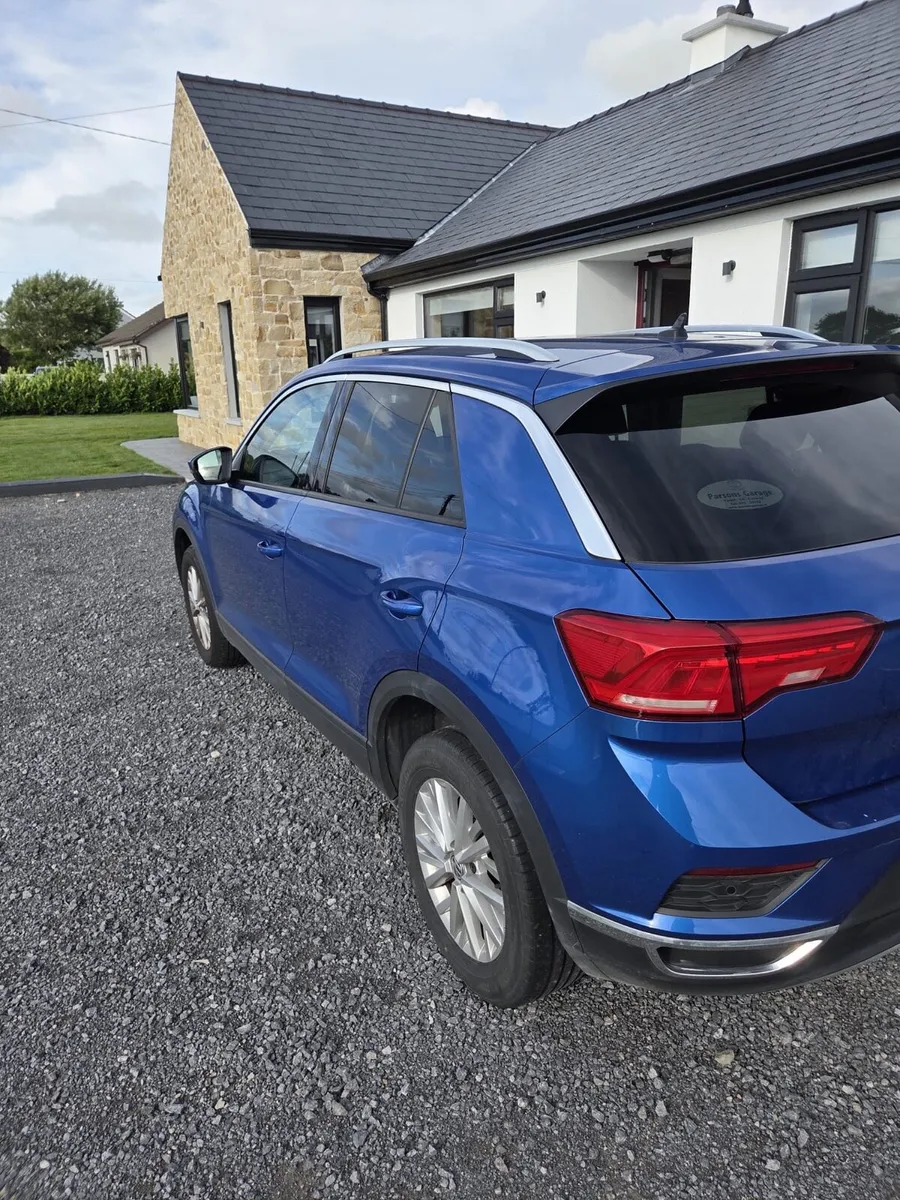 Volkswagen T-Roc - Image 4
